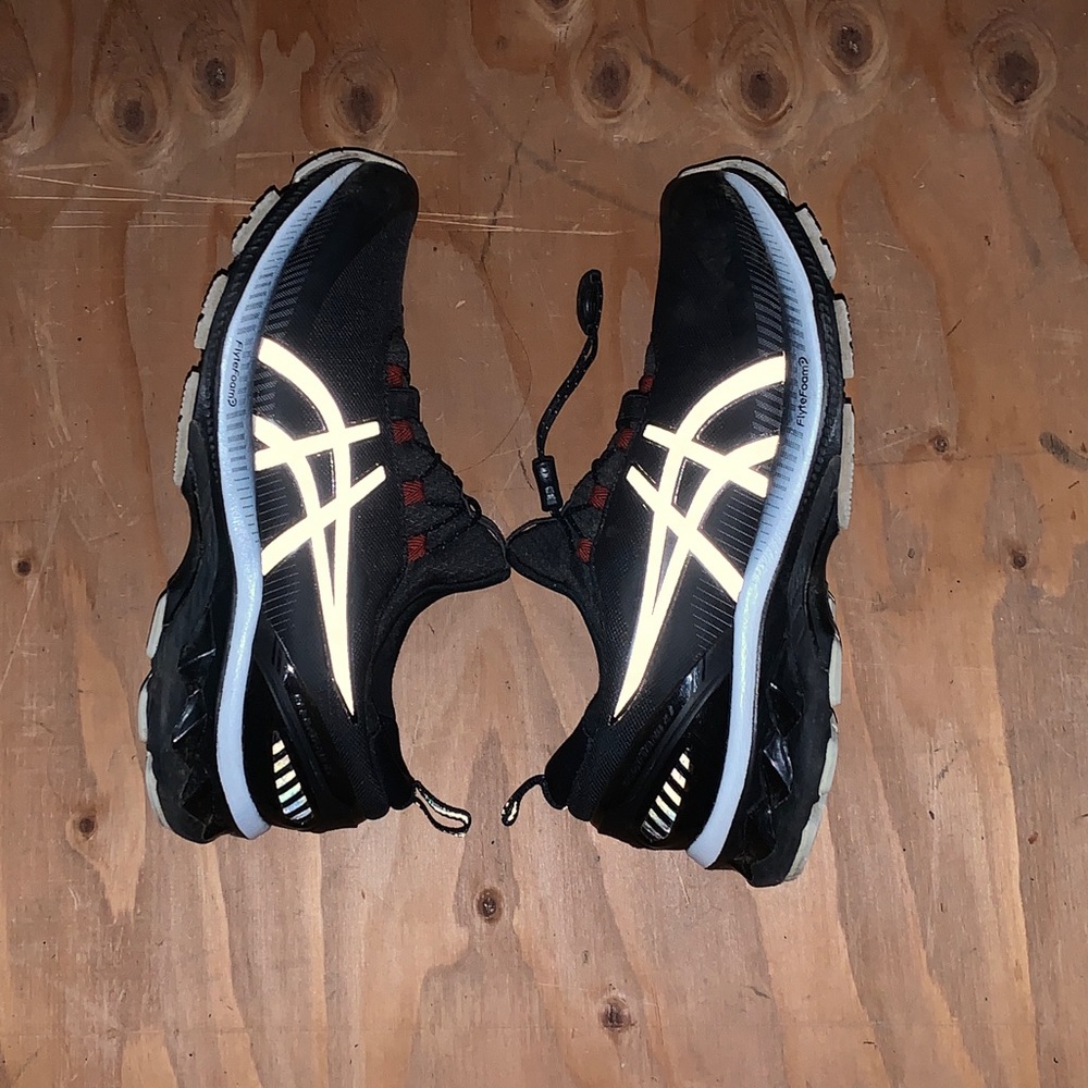 ASICS Gel-Kayano 27 AWL Running Shoe